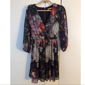 XS Alice +Olivia chiffon vneck mini dress